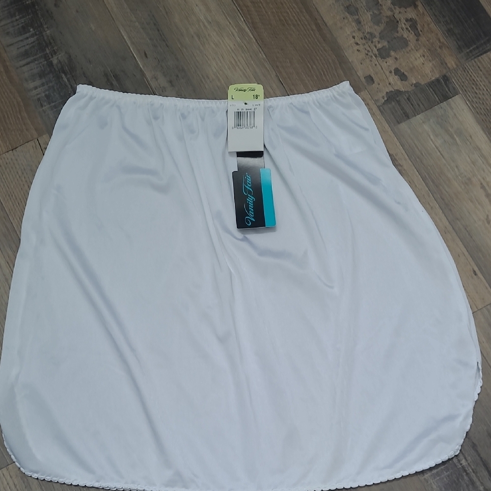 NEW White Nylon New 18" Half Slip Vanity Fair Size Large Undergarment